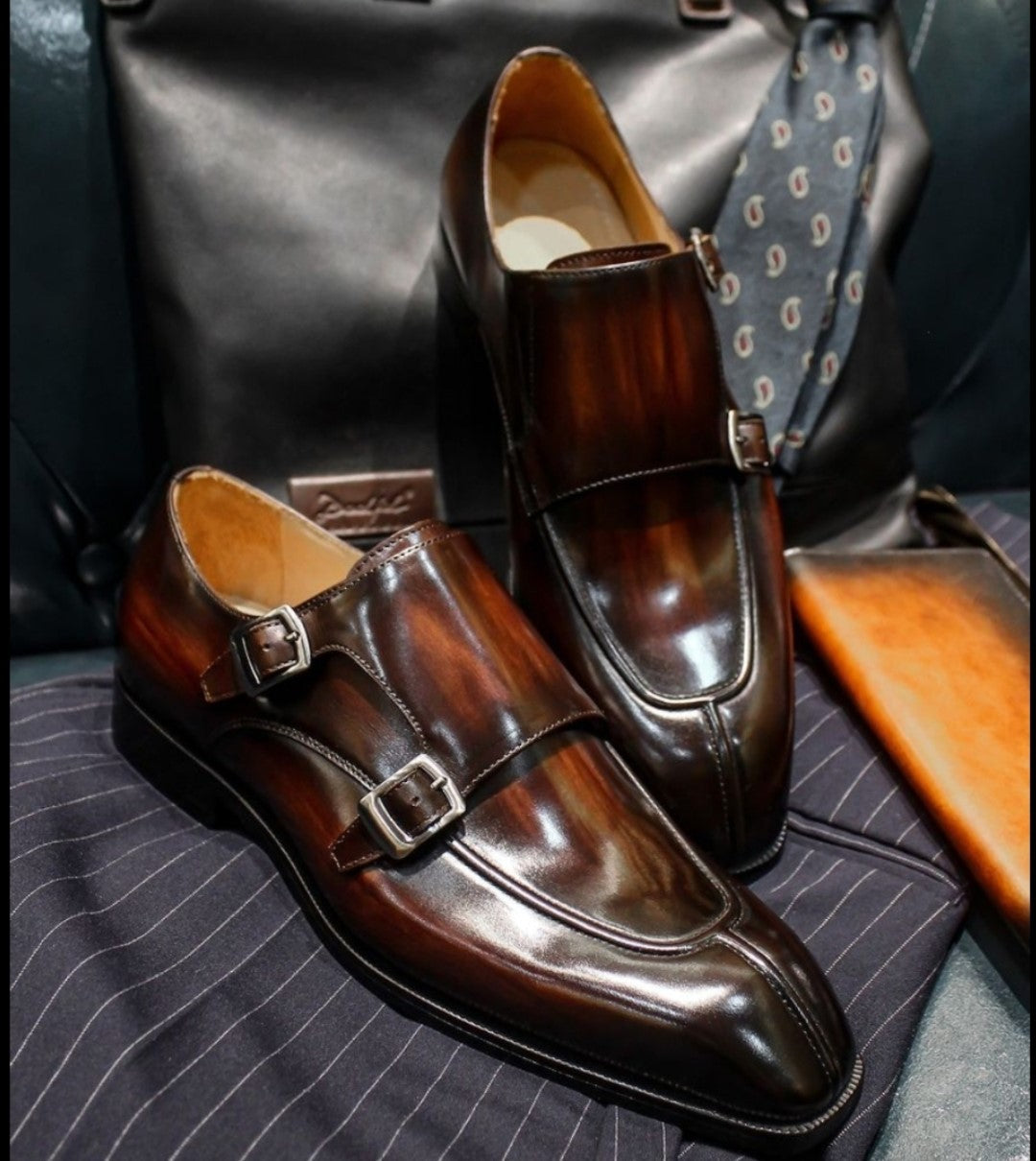 Zapatos Monk de Doble Hebilla - Fusión de Elegancia y Carácter Contemporáneo